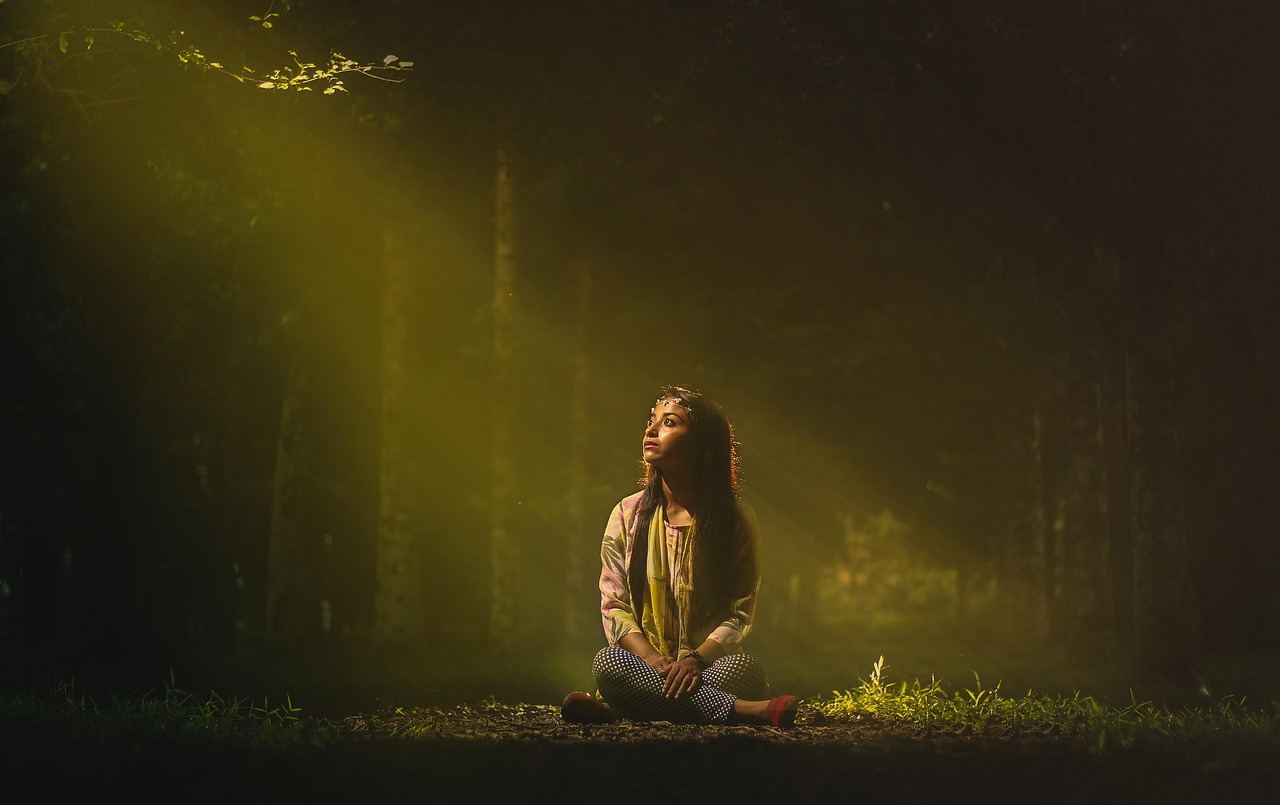 entdecken sie die kraft der achtsamkeit. lernen sie, im hier und jetzt zu leben, stress abzubauen und ihr wohlbefinden zu steigern. erfahren sie, wie achtsamkeitspraktiken ihr leben positiv verändern können.