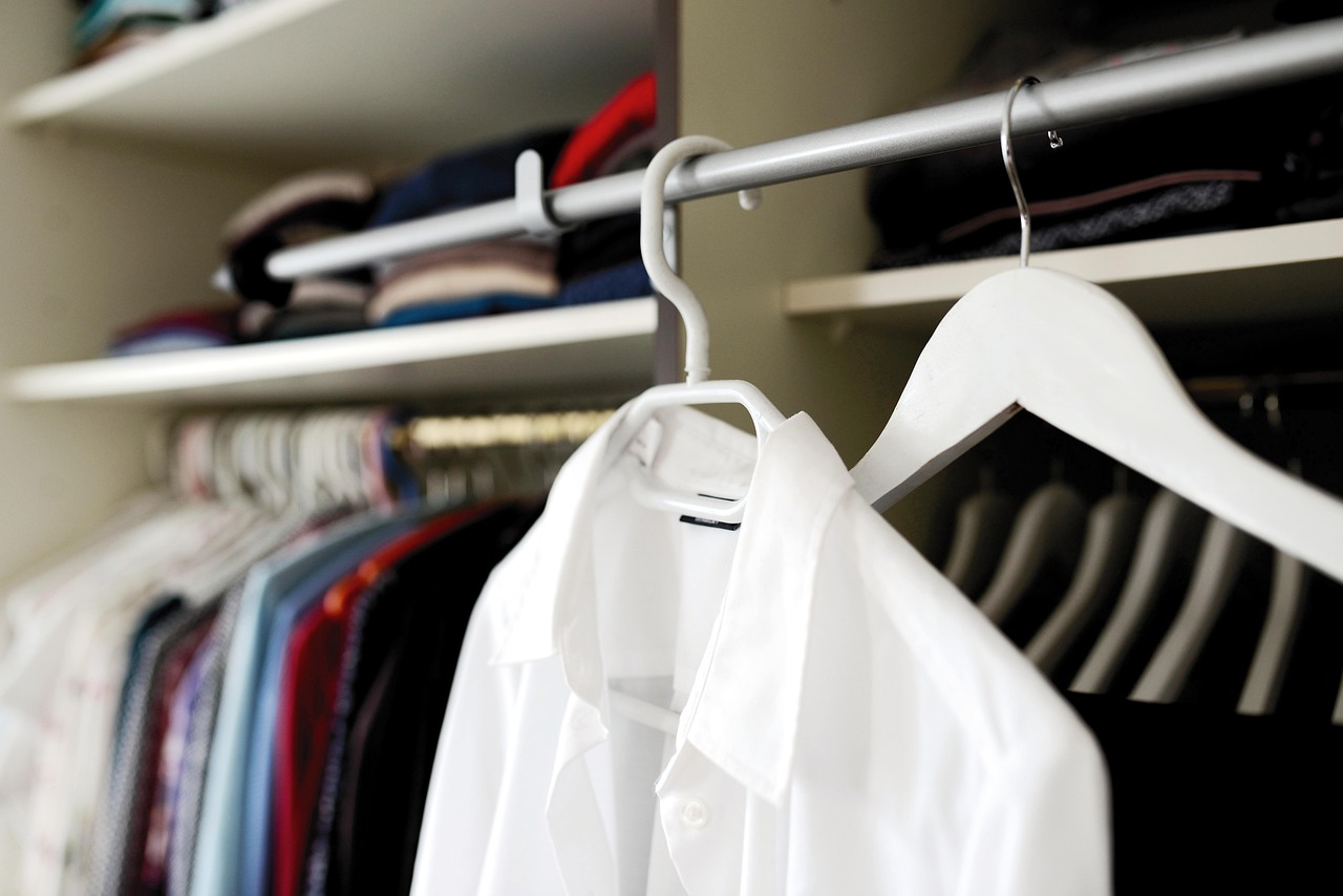Wie baue ich eine nachhaltige Capsule Wardrobe auf?